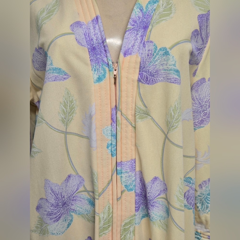 Sears Cream Floral Robe - Picture 2 of 5